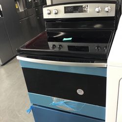 New Scratch And Dent Amana 4 Burner Glass Top Stainless Steel Range. 1 Year Warranty 