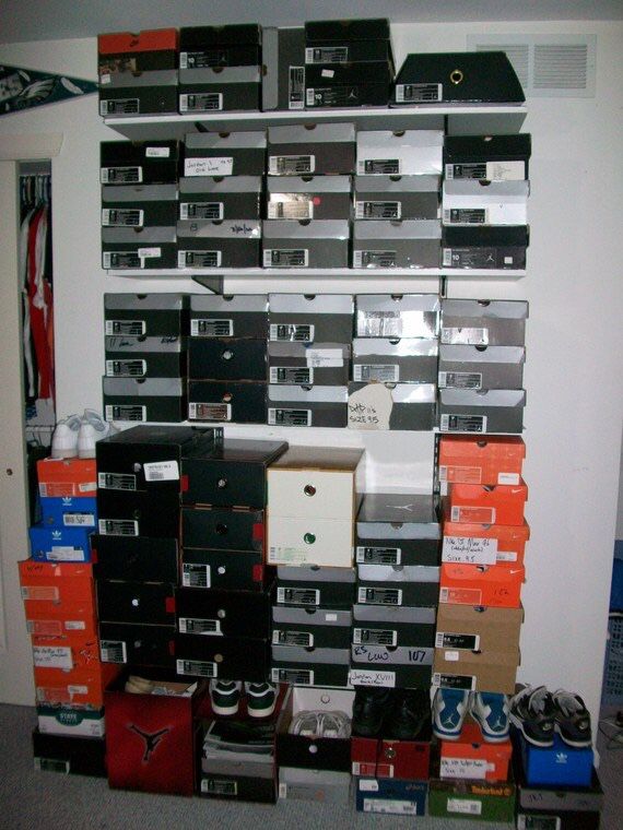 BUYING BULK DS NIKES & JORDANS