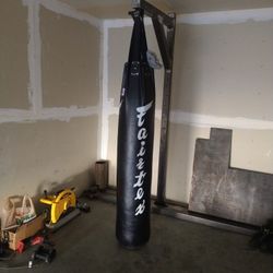 Boxing Bag And Stand 