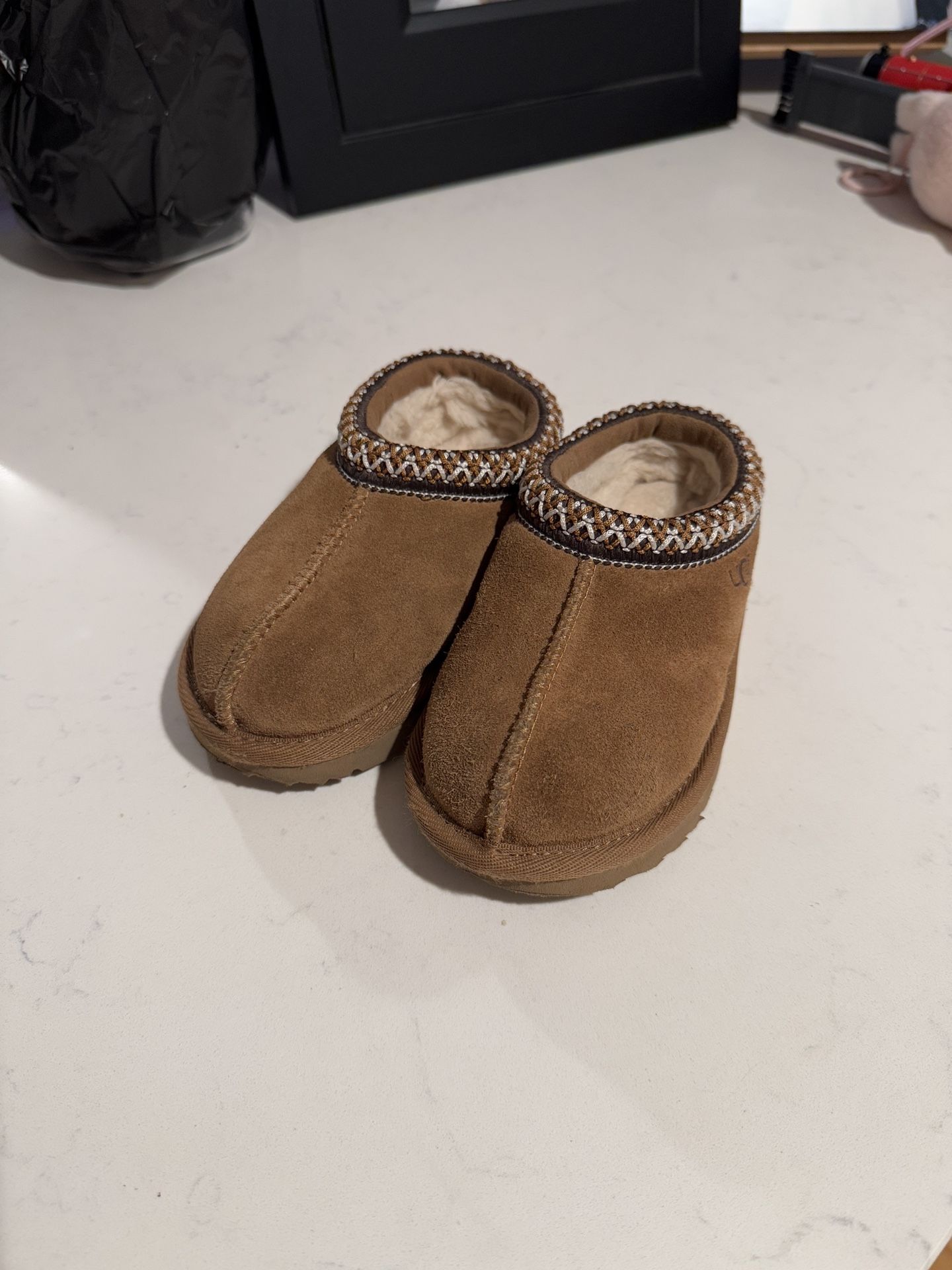 Toddler Tasmans Size 8