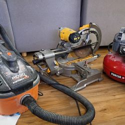 DeWalt 15 Amps Vacuum And Air Compresor