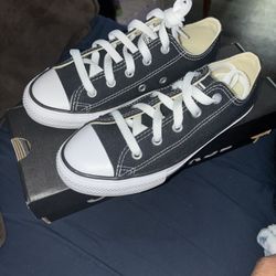 Converse Kids Low Top Casual New  (Size 1)