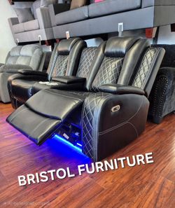 ❇️ Loveseat, Black Leather, Power Recliners, USB, Bluetooth, Cup Holders, New in the Box.