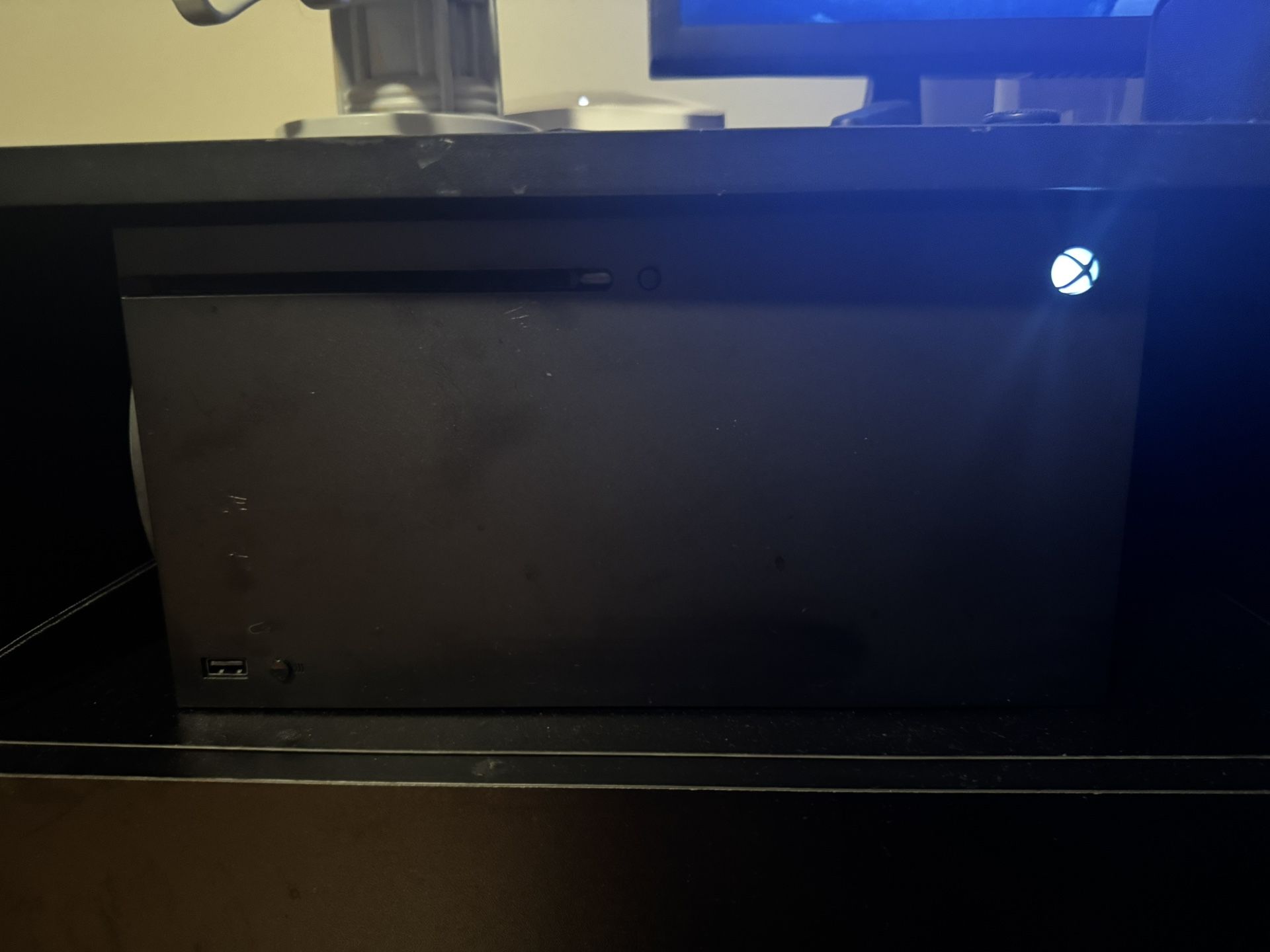 Xbox Series X 1TB With Black Controller