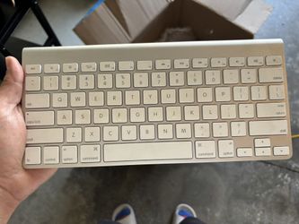 Apple Wireless Keyboard