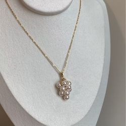 Pearl grape necklace