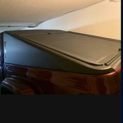 Jeeo gladiator Tonneau Cover