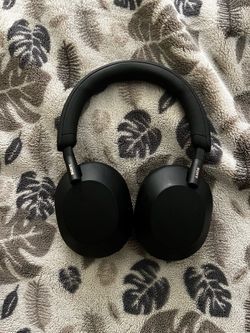 Sony XM5 Headphones