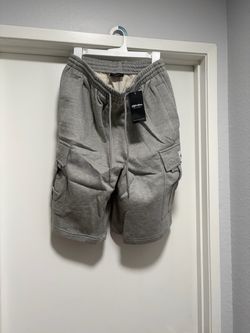 Brand New Shaka Wear Fleece Cargo Shorts. Size Large