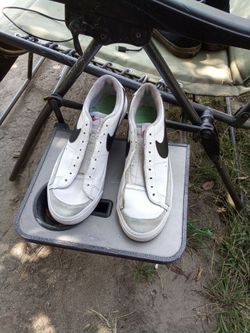 White an gray line Nike Mens