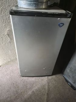 Mini fridge