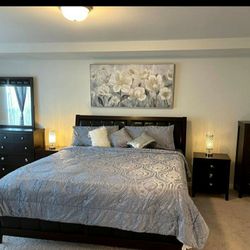 Pickup From LebnonTN 37087.Beautiful  5 Pc King Size Bedroom Set 