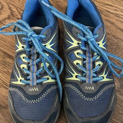 KIDS MERRELL HIKING SHOES