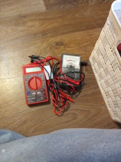 2 Working Multimeters