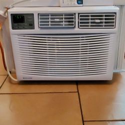 Air conditioner 10,000 Btu