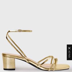 Women’s Gold Heels 6 1/2