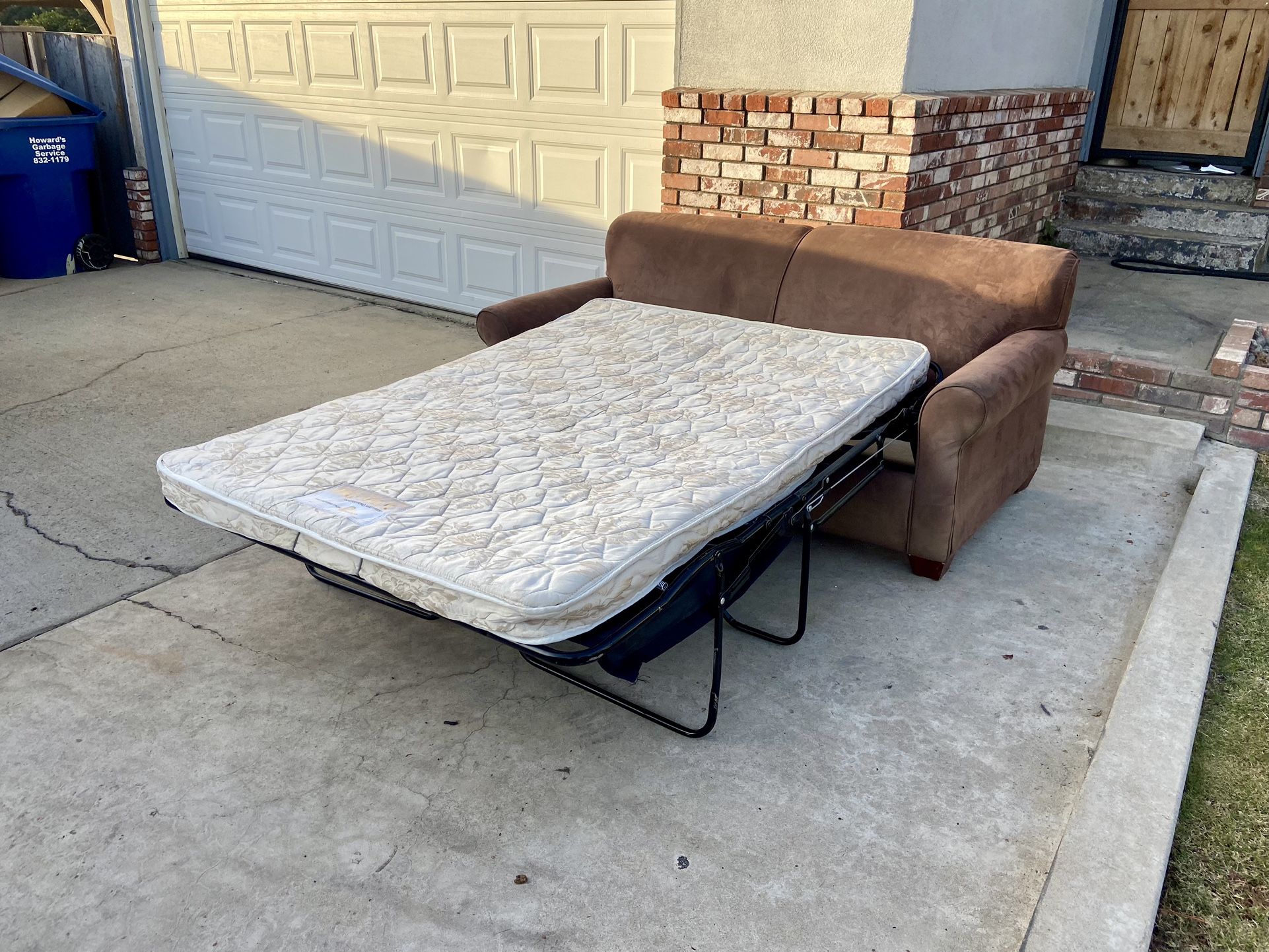 Hideaway Bed Sofa Couch Loveseat FREE SAME DAY DELIVERY for Sale in Bakersfield, CA OfferUp