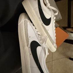 New  Nike shoes men size 9