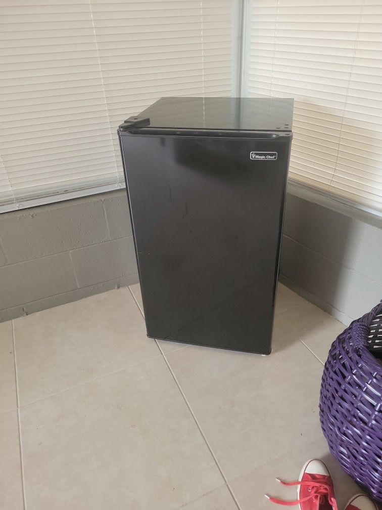 Magic Chef refrigerator