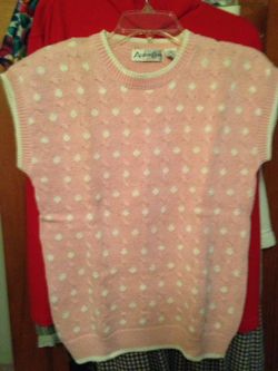 Sleeveless pink & white sweater sz small