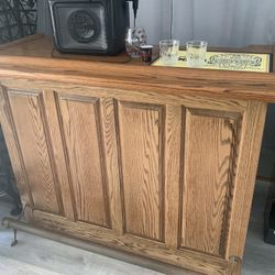 Oak Bar with 3 Bar Stools 