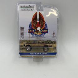 GreenLight 1982 GMC K-2500 Truck Dirty Version 1:64 Diecast Cars Model Car Toys