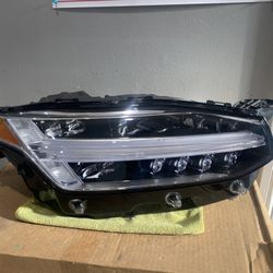 2019-2020 Volvo XC90 Right Headlight 