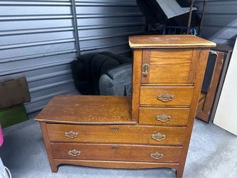 Gentleman's Dresser