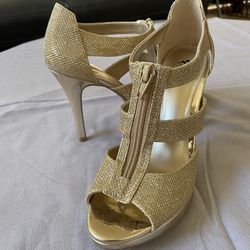 Beautiful Gold Sandals- Size 6.5 - 4” Heel