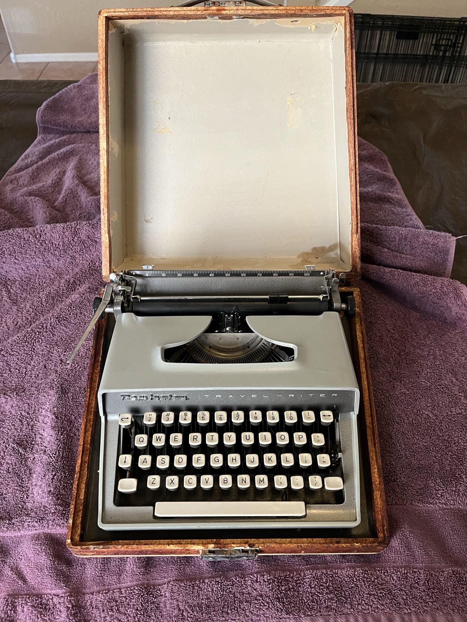 Antique Typewriter With Case 