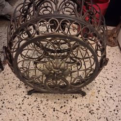 WINE RACK VINTAGE HOLDS 7 BOTTLES Also Has a LATCH to Lock It$75.00