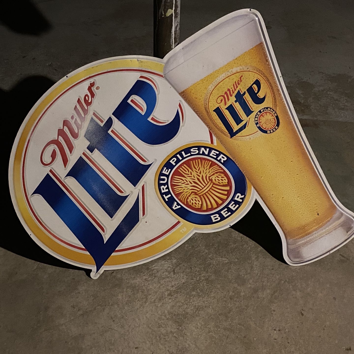 Metal Miller lite beer sign Collectible