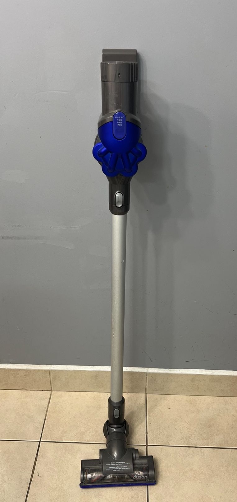 Dyson DC 35 Multi Floor Vacuum Cordless **Read Description