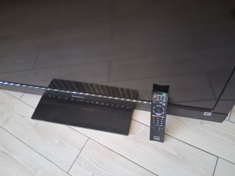 50" Sony TV  HD  w/ remote control