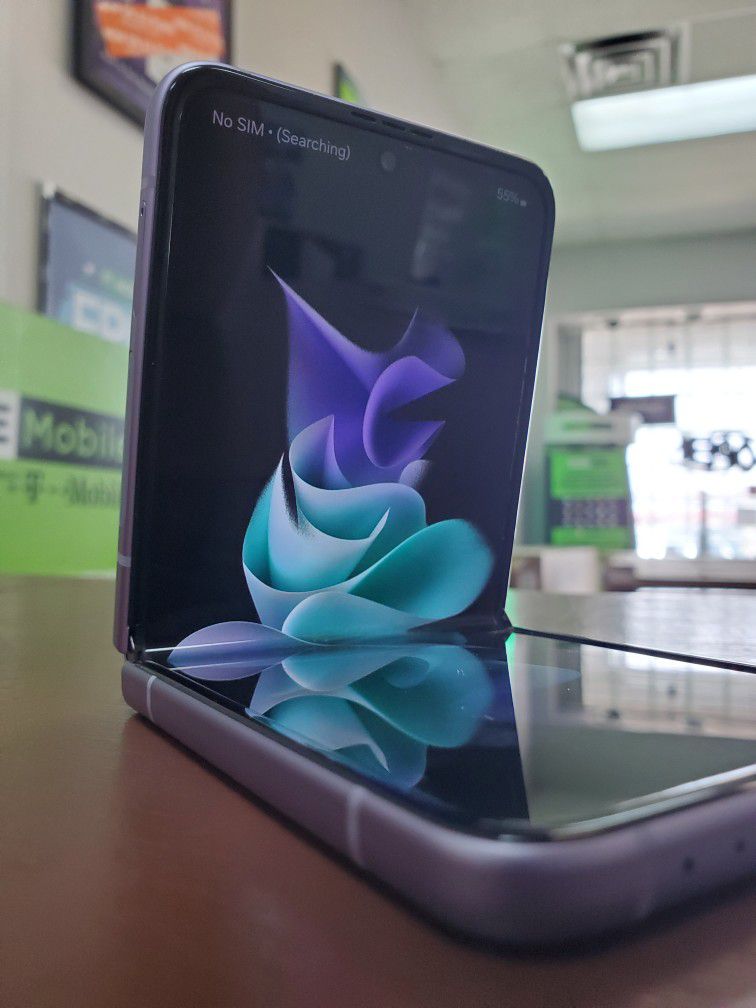Samsung Galaxy Flip 3 5G Like New Factory Unlocked Starting @