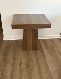 Dining room table