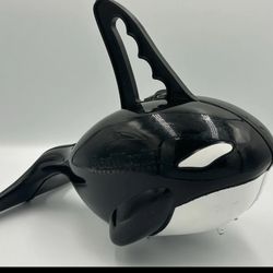 Sea World Adventure Parks Shamu Orca Carrying Case Tote Plastic Lunchbox Vintage