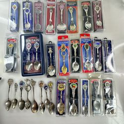 Vintage Collectible Souvenir Spoons Set of 30 rare in box
