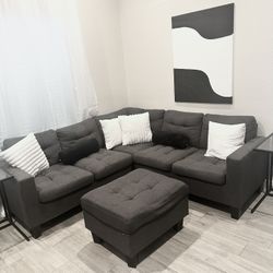 Grey Sectional With Ottoman 