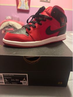Jordan 1 mid