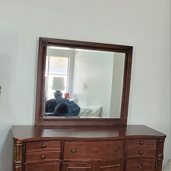  Dresser With Mirror 