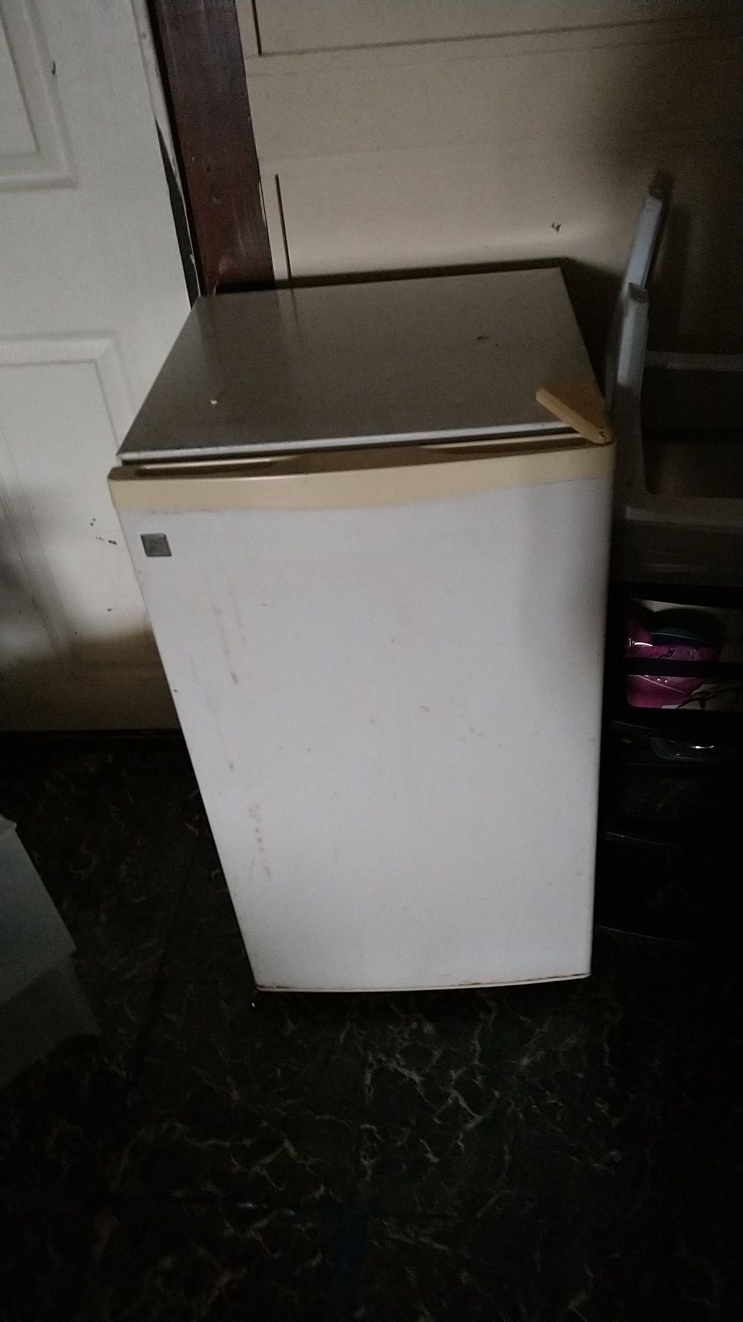 Mini fridge