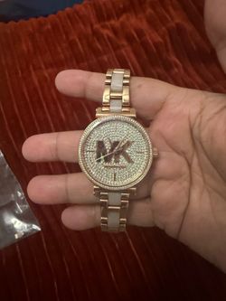 Pretty Stuff !brand New with box and extra link ( Not Free Ask for price)