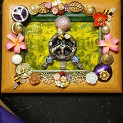 Vintage Jewelry Peace Sign