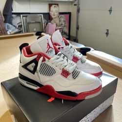 Air Jordan 4 Retro Fire Red