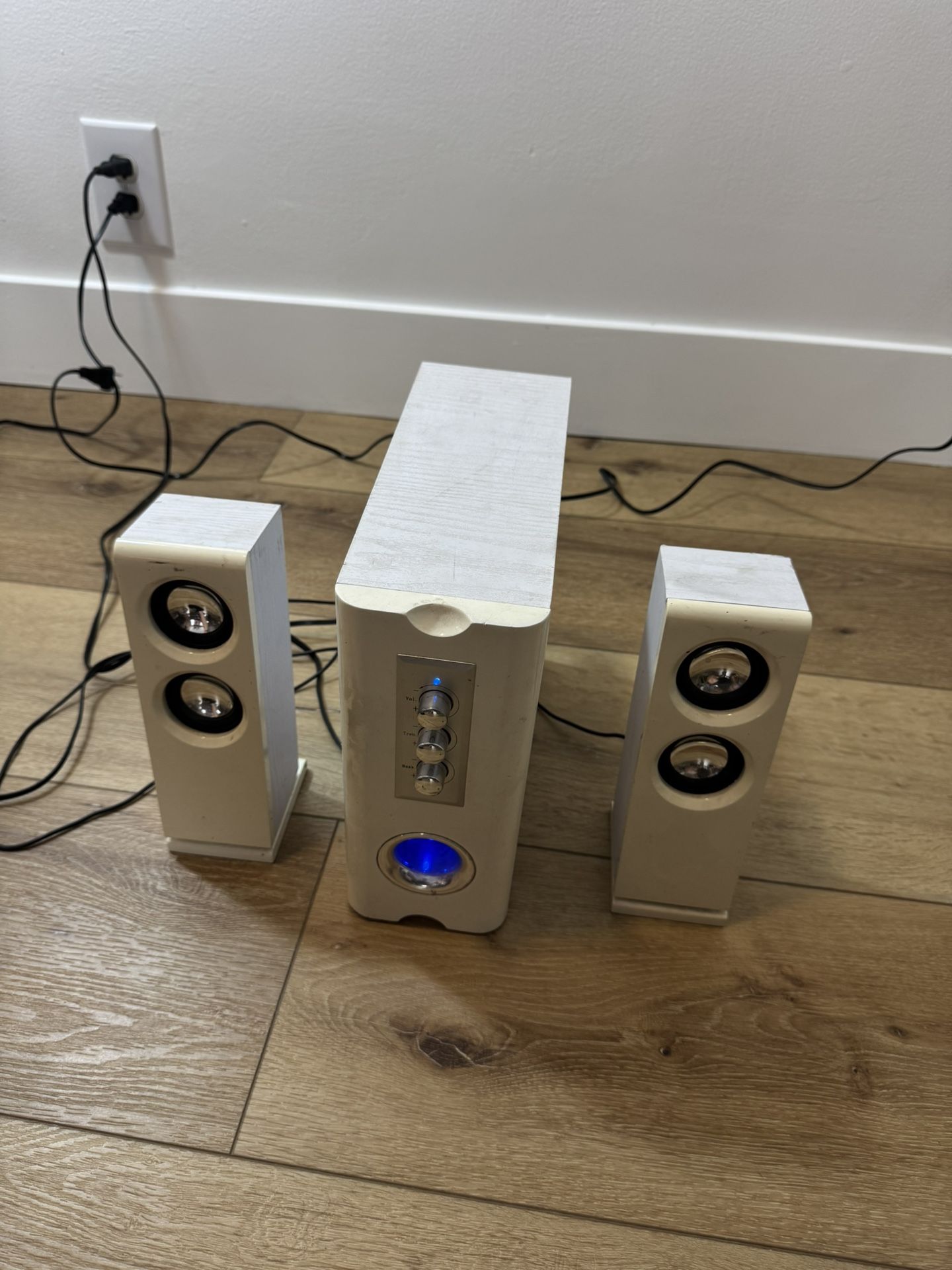 CODEGEN P-C-021-CA 40Watts 2.1 Speaker