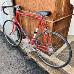 SMOOTH SOLID GIANT BIKE IN GOOD CONDITION 