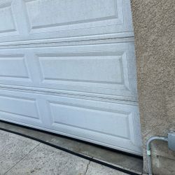 Puerta De Garage  750 Tiene Su Motor Está Completa Nomás Para Instalar