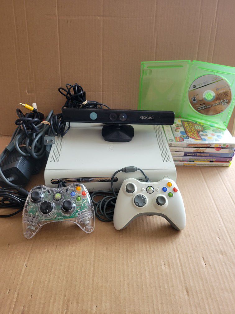 60 GB Xbox 360 With Kinect 2 Wired Controllers & 6 Games PLEASE READ DESCRIPTION