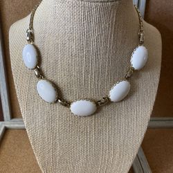 Great quality costume choker in the style of Monet but unbranded